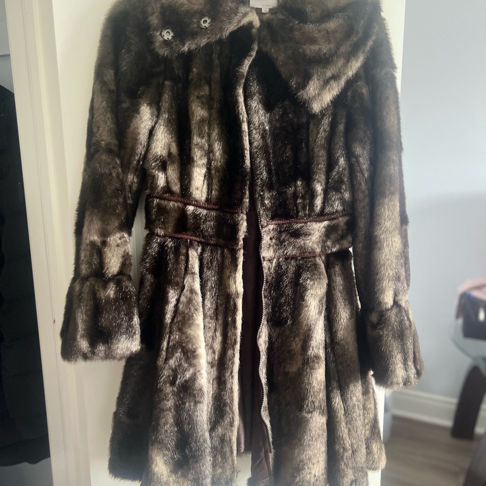 Luxurious Faux Fur Coat in Brown
